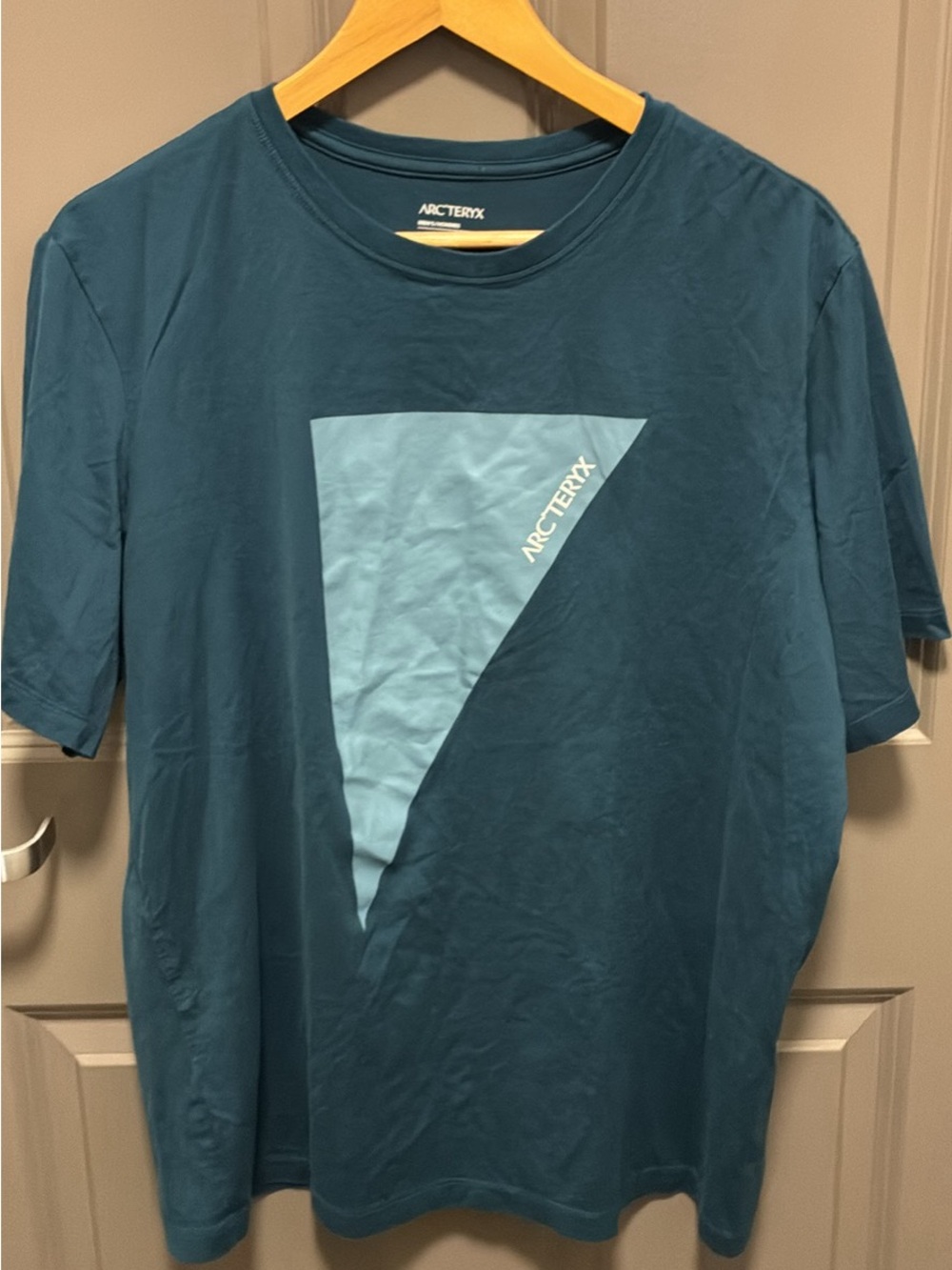 Arc'teryx Men's Teal Short-Sleeve Graphic Tee with Light Blue Triangle